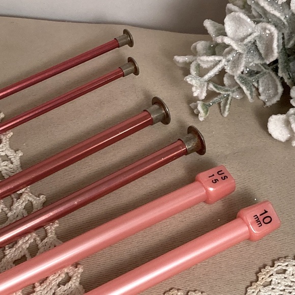 Set Of Six Vintage Pink Knitting Needles - Picture 2 of 8